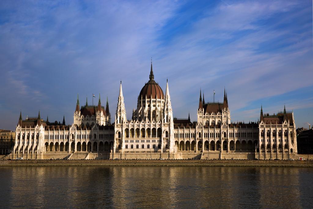 Chain Bridge Studio Apartment Budapest Ngoại thất bức ảnh
