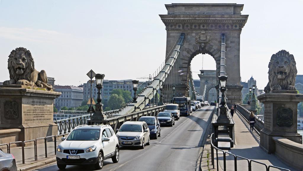 Chain Bridge Studio Apartment Budapest Ngoại thất bức ảnh