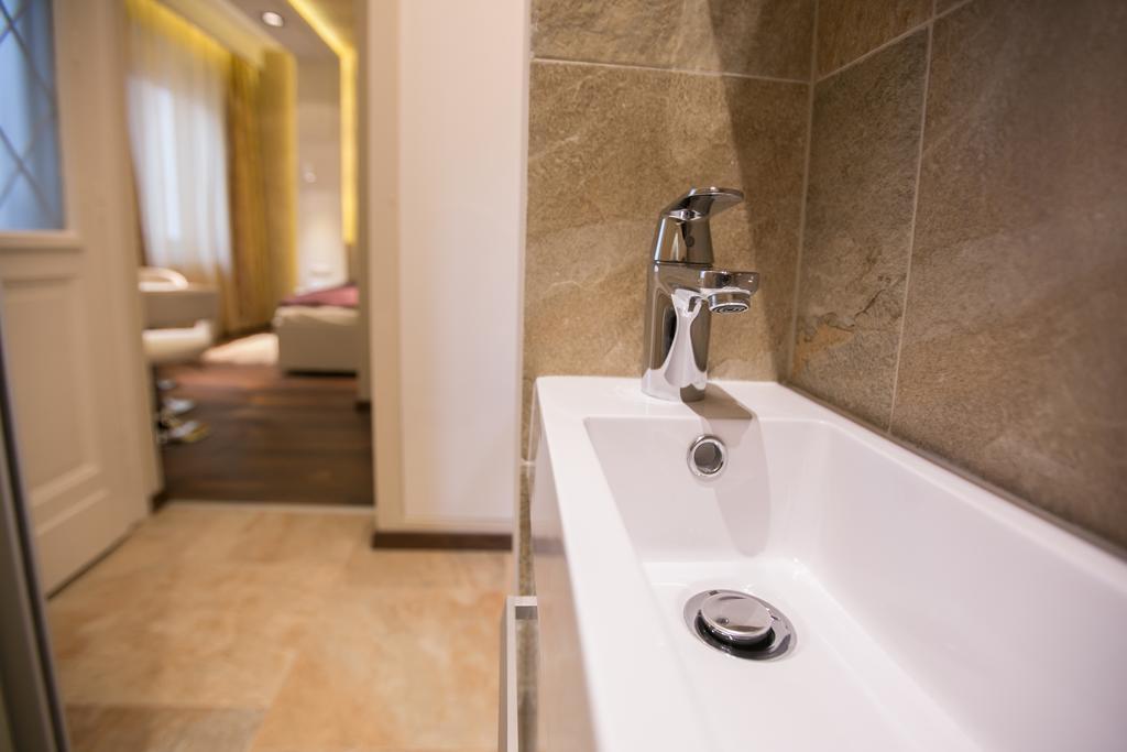 Chain Bridge Studio Apartment Budapest Ngoại thất bức ảnh